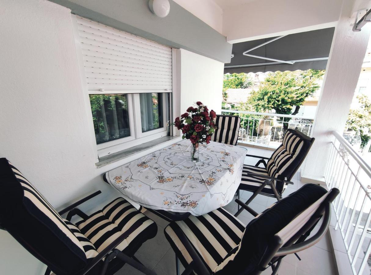 Seaside Apartments Nea Iraklia Exterior foto