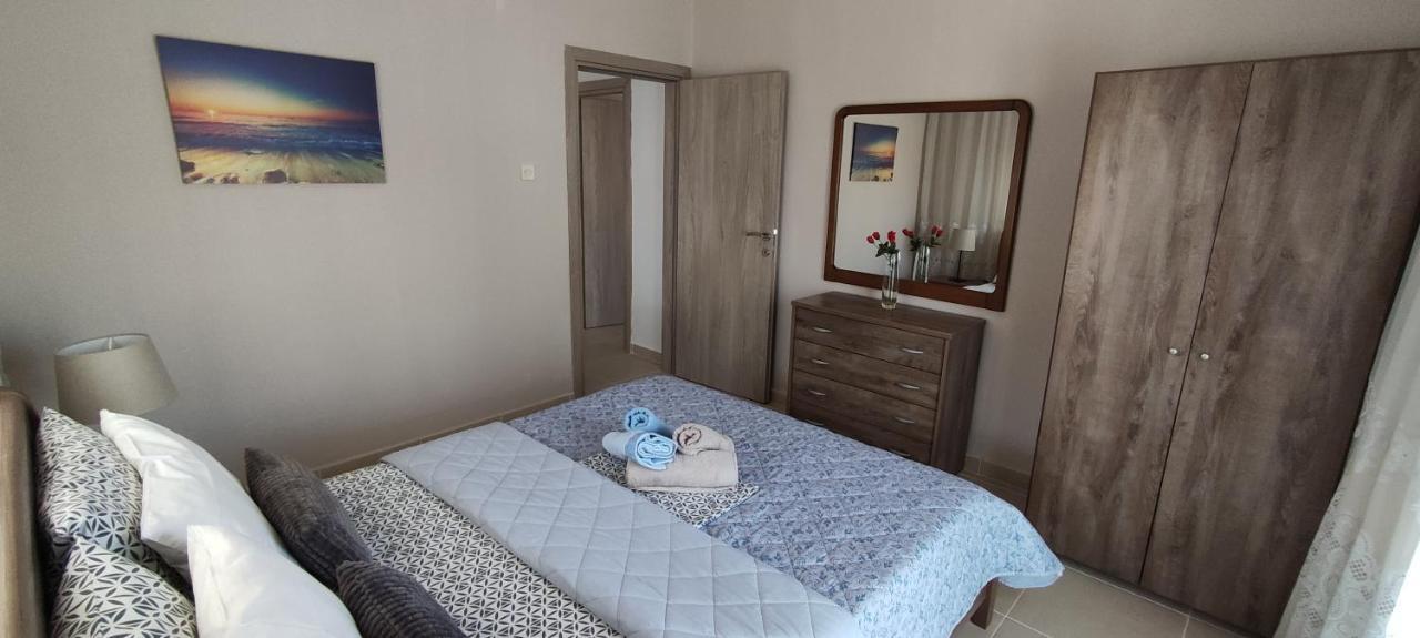 Seaside Apartments Nea Iraklia Exterior foto